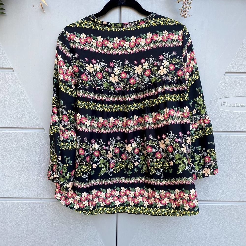 Jack BB Dakota Acerola Floral Tulip Sleeves Blouse Size Medium - Picture 4 of 8